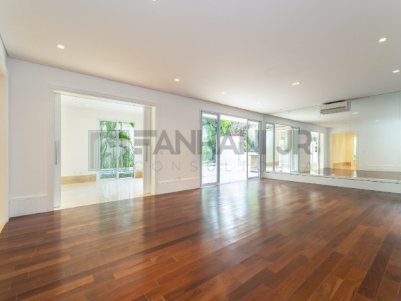 Imagem Casa com 3 Quartos à Venda, 600 m² em Vila Nova Conceição - São Paulo