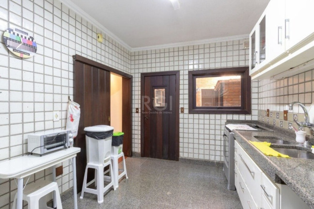 Imagem Imóvel com 4 Quartos à Venda, em Tristeza - Porto Alegre Imagem Imóvel com 4 Quartos à Venda, em Tristeza - Porto Alegre