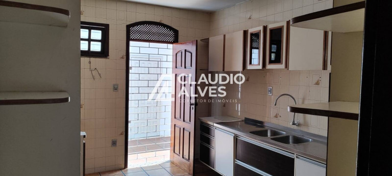 Imagem Casa com 3 Quartos à Venda, 200 m² em Queimadinha - Feira De Santana Imagem Casa com 3 Quartos à Venda, 200 m² em Queimadinha - Feira De Santana