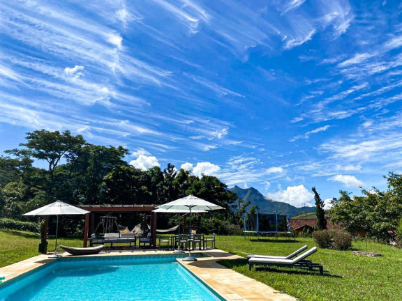 Imagem Imóvel com 9 Quartos à Venda, 220.000 m² em Serrinha - Teresópolis Imagem Imóvel com 9 Quartos à Venda, 220.000 m² em Serrinha - Teresópolis