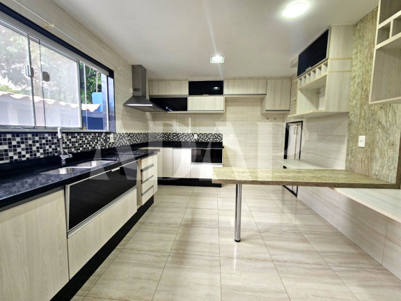 Imagem Casa com 4 Quartos para Alugar, 230 m² em Vargem Pequena - Rio De Janeiro