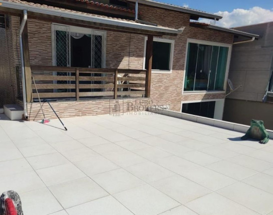 Imagem Casa com 5 Quartos à Venda, 295 m² em Nova Esperança - Balneário Camboriú