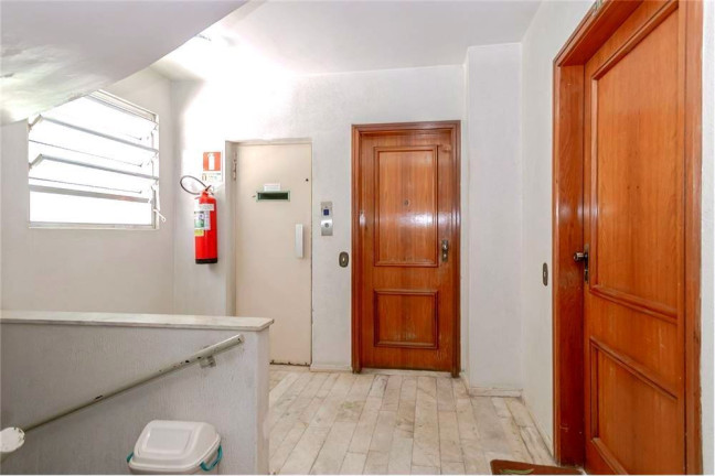 Imagem Imóvel com 4 Quartos à Venda, 147 m² em Independência - Porto Alegre Imagem Imóvel com 4 Quartos à Venda, 147 m² em Independência - Porto Alegre