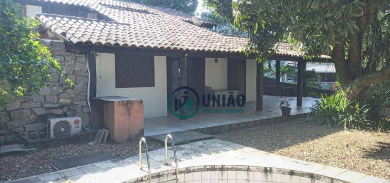 Casa com 5 Quartos à Venda, 250 m² em Maria Paula - Niterói