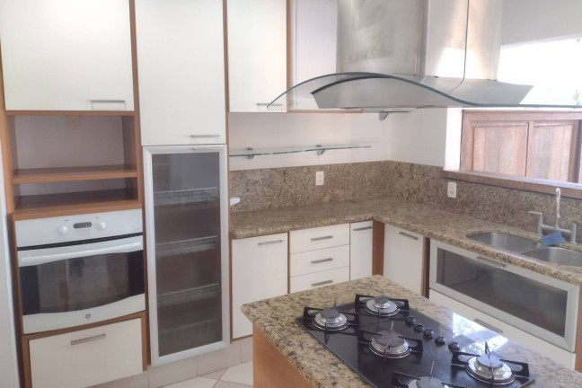 Imagem Casa com 3 Quartos à Venda, 334 m² em Alphaville - Santana De Parnaíba Imagem Casa com 3 Quartos à Venda, 334 m² em Alphaville - Santana De Parnaíba