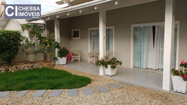 Imagem Sobrado com 3 Quartos à Venda, 300 m² em Fazenda - Itajaí Imagem Sobrado com 3 Quartos à Venda, 300 m² em Fazenda - Itajaí