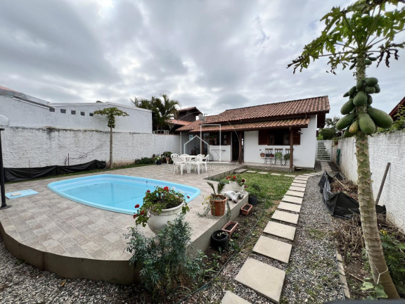 Imagem Casa com 3 Quartos à Venda, 440 m² em São João Do Rio Vermelho - Florianópolis