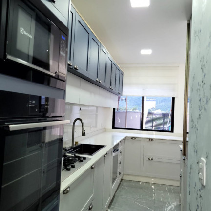 Imagem Sobrado com 3 Quartos à Venda, 185 m² em Rio Pequeno - Camboriú Imagem Sobrado com 3 Quartos à Venda, 185 m² em Rio Pequeno - Camboriú