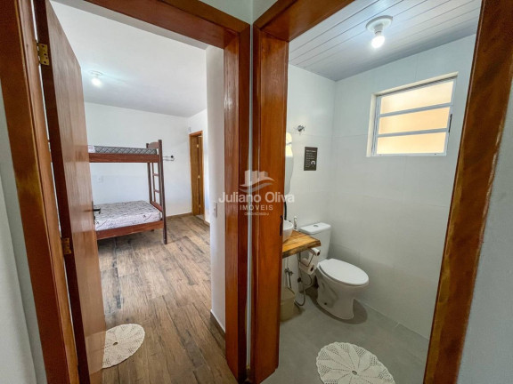 Imagem Sobrado à Venda, 323 m² em Barra Do Sai - Itapoá