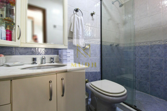 Imagem Casa com 4 Quartos à Venda, 300 m² em Ipanema - Porto Alegre Imagem Casa com 4 Quartos à Venda, 300 m² em Ipanema - Porto Alegre