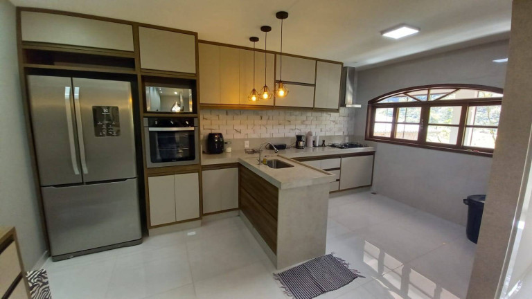 Imagem Casa com 3 Quartos à Venda, 450 m² em Theodoro De Oliveira - Nova Friburgo Imagem Casa com 3 Quartos à Venda, 450 m² em Theodoro De Oliveira - Nova Friburgo