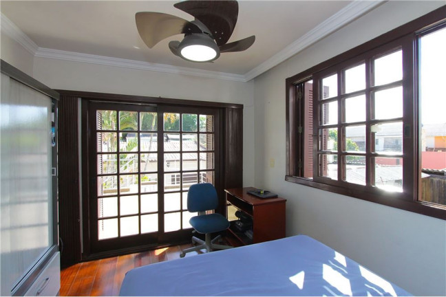 Imagem Casa com 5 Quartos à Venda, em São José - Porto Alegre Imagem Casa com 5 Quartos à Venda, em São José - Porto Alegre