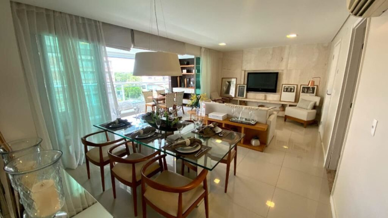 Apartamento com 3 Quartos à Venda, 138 m² em Guararapes - Fortaleza