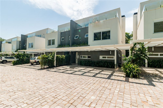 Imagem Casa com 3 Quartos à Venda, 438 m² em Pedra Redonda - Porto Alegre Imagem Casa com 3 Quartos à Venda, 438 m² em Pedra Redonda - Porto Alegre