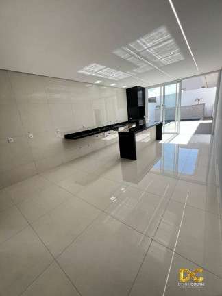 Imagem Casa de Condomínio com 3 Quartos à Venda, 220 m² em Petrópolis - Várzea Grande