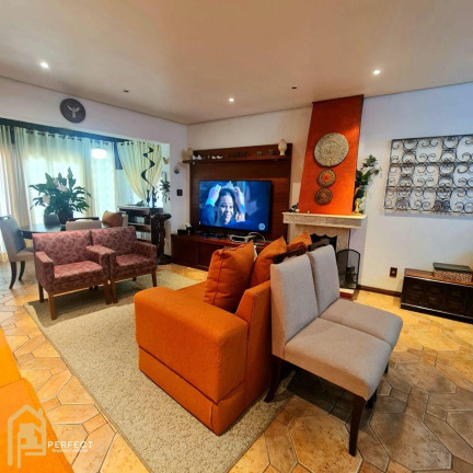 Imagem Casa com 5 Quartos à Venda, 300 m² em Independência - Taubaté Imagem Casa com 5 Quartos à Venda, 300 m² em Independência - Taubaté