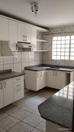 Imagem Sobrado com 3 Quartos à Venda, 363 m² em Vila Carlota - Campo Grande Imagem Sobrado com 3 Quartos à Venda, 363 m² em Vila Carlota - Campo Grande