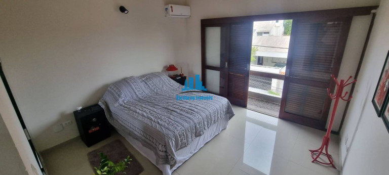 Imagem Casa com 4 Quartos à Venda, 850 m² em Piratininga - Niterói Imagem Casa com 4 Quartos à Venda, 850 m² em Piratininga - Niterói