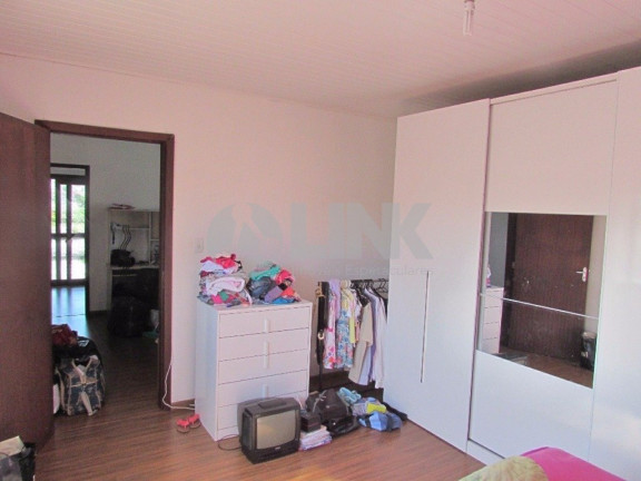 Imagem Casa com 4 Quartos à Venda, 200 m² em Jardim Carvalho - Porto Alegre Imagem Casa com 4 Quartos à Venda, 200 m² em Jardim Carvalho - Porto Alegre