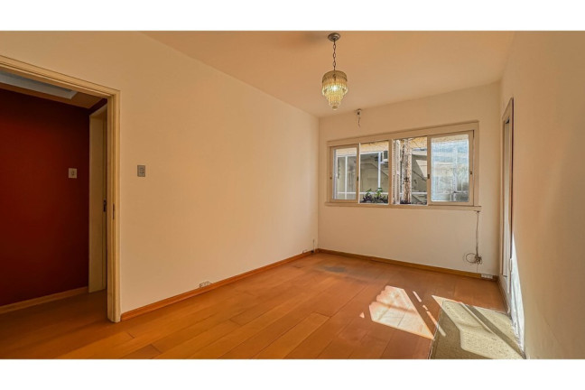Imagem Casa com 4 Quartos à Venda, 245 m² em Petrópolis - Porto Alegre Imagem Casa com 4 Quartos à Venda, 245 m² em Petrópolis - Porto Alegre
