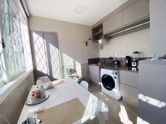 Imagem Casa com 3 Quartos à Venda, 381 m² em Teresópolis - Porto Alegre Imagem Casa com 3 Quartos à Venda, 381 m² em Teresópolis - Porto Alegre