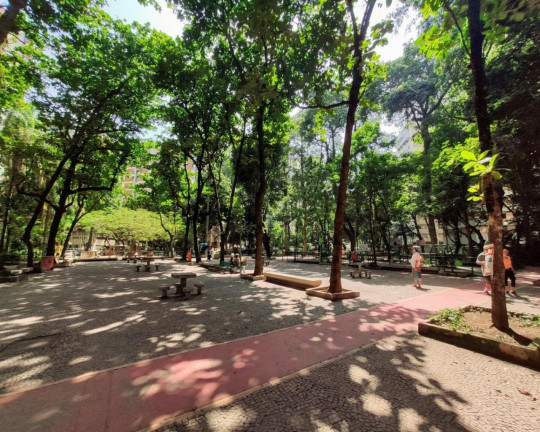 Imagem Imóvel com 3 Quartos à Venda, 101 m² em Leblon - Rio De Janeiro Imagem Imóvel com 3 Quartos à Venda, 101 m² em Leblon - Rio De Janeiro
