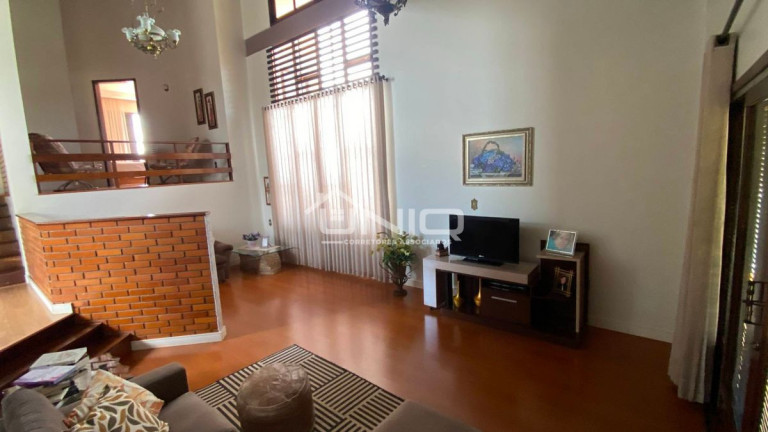 Imagem Casa com 3 Quartos à Venda, 211 m² em Menino Deus - Pato Branco Imagem Casa com 3 Quartos à Venda, 211 m² em Menino Deus - Pato Branco