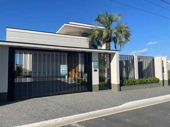 Casa com 3 Quartos à Venda,  em Tijucas