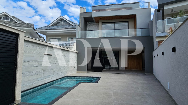Casa com 5 Quartos à Venda, 498 m² em Recreio Dos Bandeirantes - Rio De Janeiro