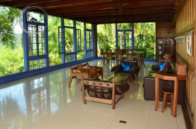 Imagem Casa com 4 Quartos à Venda, 360 m²