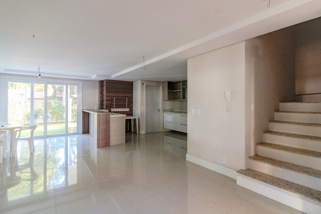Imagem Casa de Condomínio com 3 Quartos à Venda, 241 m² em Tristeza - Porto Alegre Imagem Casa de Condomínio com 3 Quartos à Venda, 241 m² em Tristeza - Porto Alegre