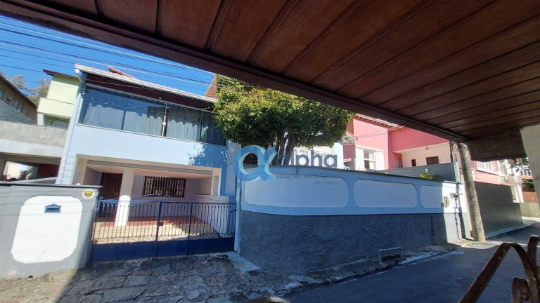 Imagem Casa com 4 Quartos à Venda, 150 m² em Quissama - Petrópolis Imagem Casa com 4 Quartos à Venda, 150 m² em Quissama - Petrópolis