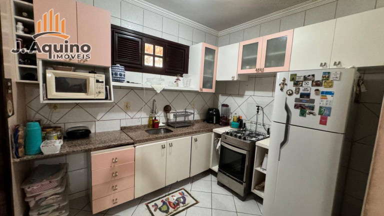 Imagem Casa com 4 Quartos à Venda, 198 m² em Paupina - Fortaleza
