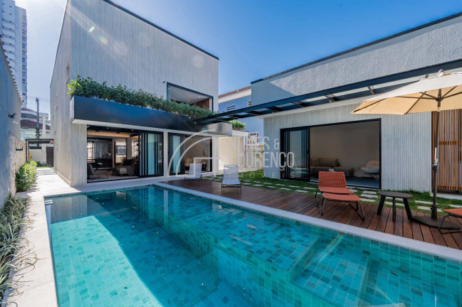 Imagem Casa com 4 Quartos à Venda, 350 m² em Embaré - Santos Imagem Casa com 4 Quartos à Venda, 350 m² em Embaré - Santos