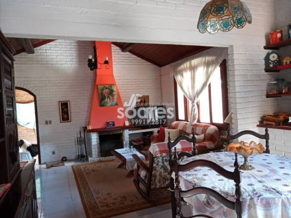 Imagem Casa com 4 Quartos à Venda, 337 m² em Laranjal - Pelotas Imagem Casa com 4 Quartos à Venda, 337 m² em Laranjal - Pelotas