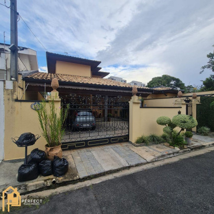 Casa com 5 Quartos à Venda, 300 m² em Independência - Taubaté