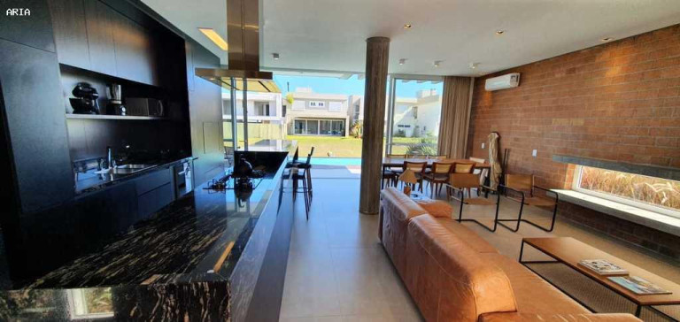Imagem Casa com 4 Quartos à Venda, 311 m² em Centro - Capão Da Canoa