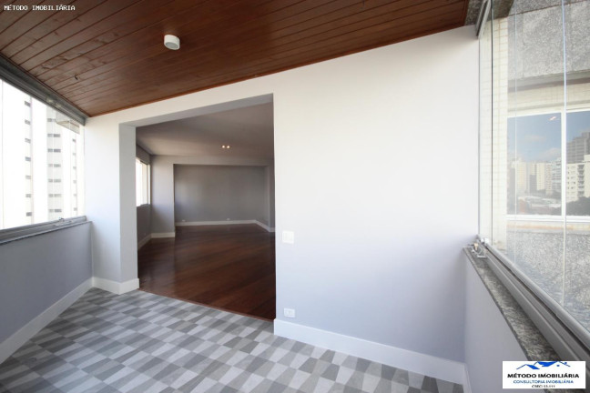 Imagem Imóvel com 3 Quartos à Venda, 244 m² em Moema - São Paulo Imagem Imóvel com 3 Quartos à Venda, 244 m² em Moema - São Paulo