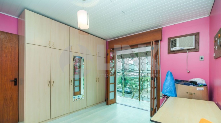 Imagem Casa com 5 Quartos à Venda, 268 m² em Higienópolis - Porto Alegre Imagem Casa com 5 Quartos à Venda, 268 m² em Higienópolis - Porto Alegre