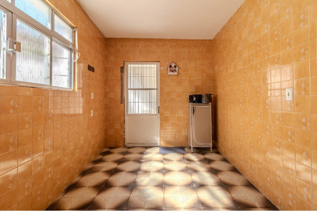Imagem Casa com 6 Quartos à Venda, 210 m² em Passo Da Areia - Porto Alegre Imagem Casa com 6 Quartos à Venda, 210 m² em Passo Da Areia - Porto Alegre