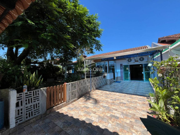 Imagem Casa à Venda, 229 m² em Barra Do Sai - Itapoá