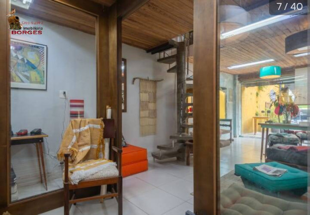 Imagem Casa com 5 Quartos à Venda, 240 m² em Moema - São Paulo Imagem Casa com 5 Quartos à Venda, 240 m² em Moema - São Paulo