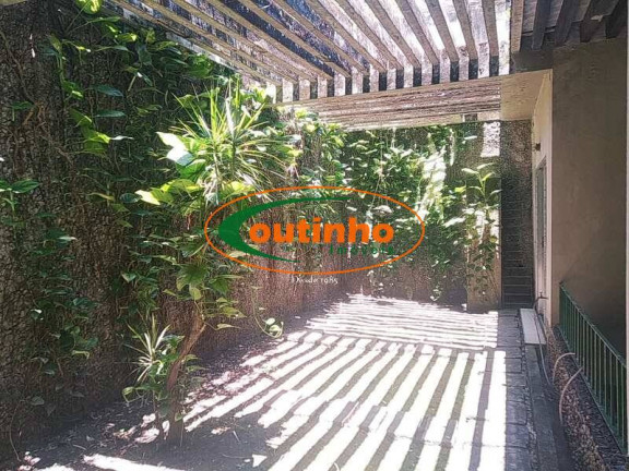 Imagem Casa com 4 Quartos à Venda, 625 m² em Tijuca - Rio De Janeiro Imagem Casa com 4 Quartos à Venda, 625 m² em Tijuca - Rio De Janeiro