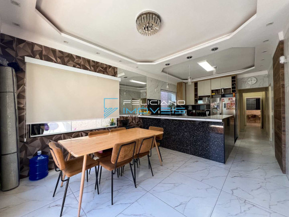 Imagem Casa com 6 Quartos à Venda, 167 m² em Canto Do Forte - Praia Grande Imagem Casa com 6 Quartos à Venda, 167 m² em Canto Do Forte - Praia Grande