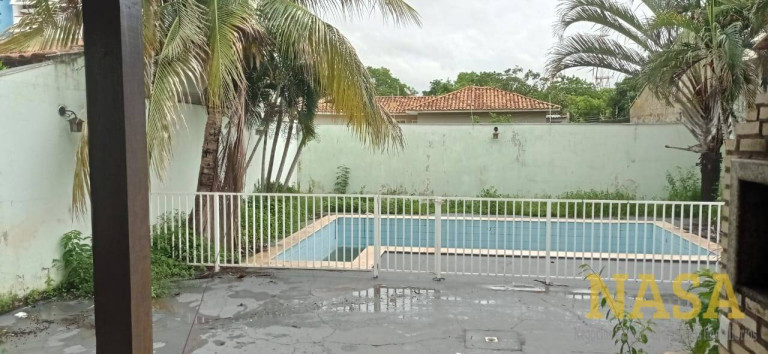 Casa com 4 Quartos à Venda, 420 m² em Cuiabá