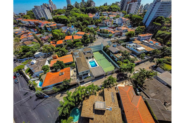 Imagem Casa com 3 Quartos à Venda, em Pinheiros - São Paulo Imagem Casa com 3 Quartos à Venda, em Pinheiros - São Paulo