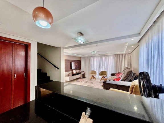 Imagem Casa com 3 Quartos à Venda, 165 m² em Boqueirão - Curitiba Imagem Casa com 3 Quartos à Venda, 165 m² em Boqueirão - Curitiba
