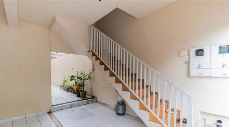 Imagem Sobrado com 4 Quartos à Venda, 265 m²