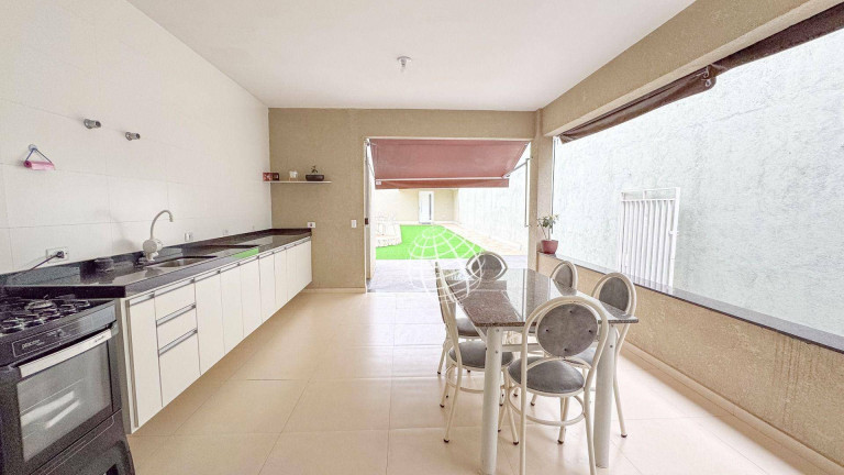 Imagem Casa com 5 Quartos à Venda, 320 m² em Jardim Dos Pinheiros - Atibaia Imagem Casa com 5 Quartos à Venda, 320 m² em Jardim Dos Pinheiros - Atibaia