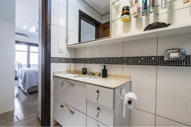 Imagem Imóvel com 3 Quartos à Venda, 161 m² em Jardim Itu - Porto Alegre Imagem Imóvel com 3 Quartos à Venda, 161 m² em Jardim Itu - Porto Alegre